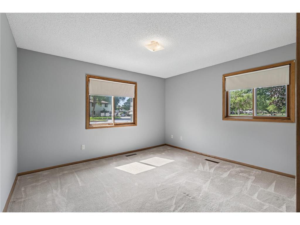 8500 S Maplebrook Circle Brooklyn Park MN 55445 7098747 image17