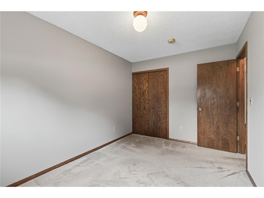 8500 S Maplebrook Circle Brooklyn Park MN 55445 7098747 image23