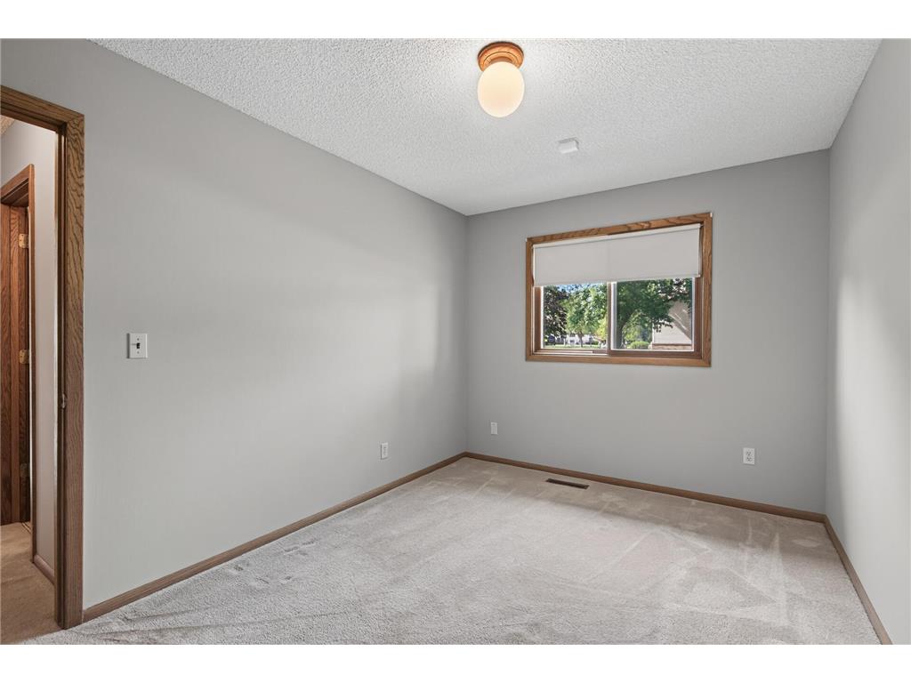 8500 S Maplebrook Circle Brooklyn Park MN 55445 7098747 image25
