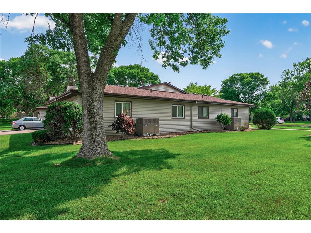 8500 S Maplebrook Circle Brooklyn Park MN 55445 7098747 image28