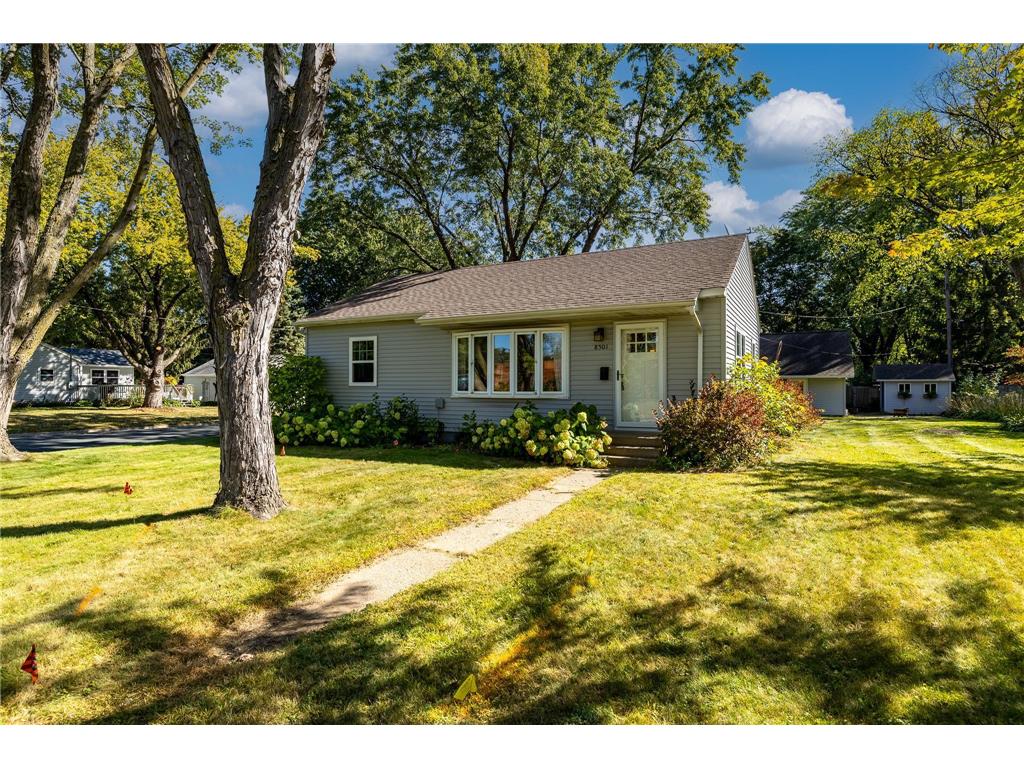 8501 Girard Avenue S Bloomington MN 55420 6598782 image1
