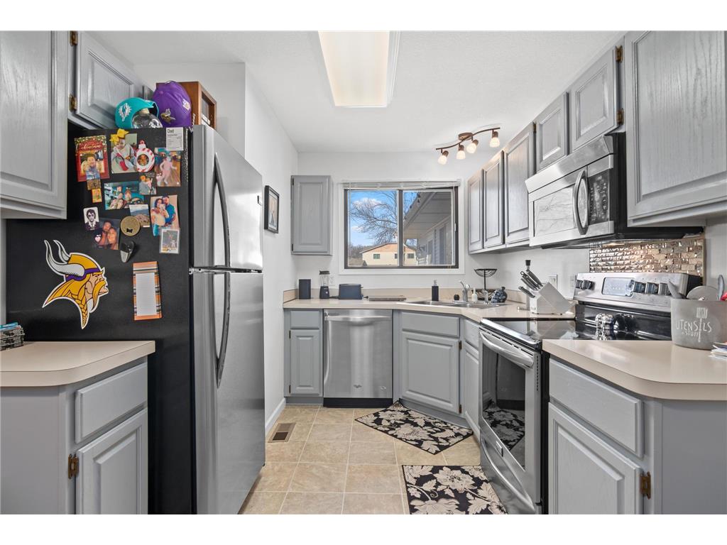 8505 S Pond Trail Champlin MN 55316 6675365 image1