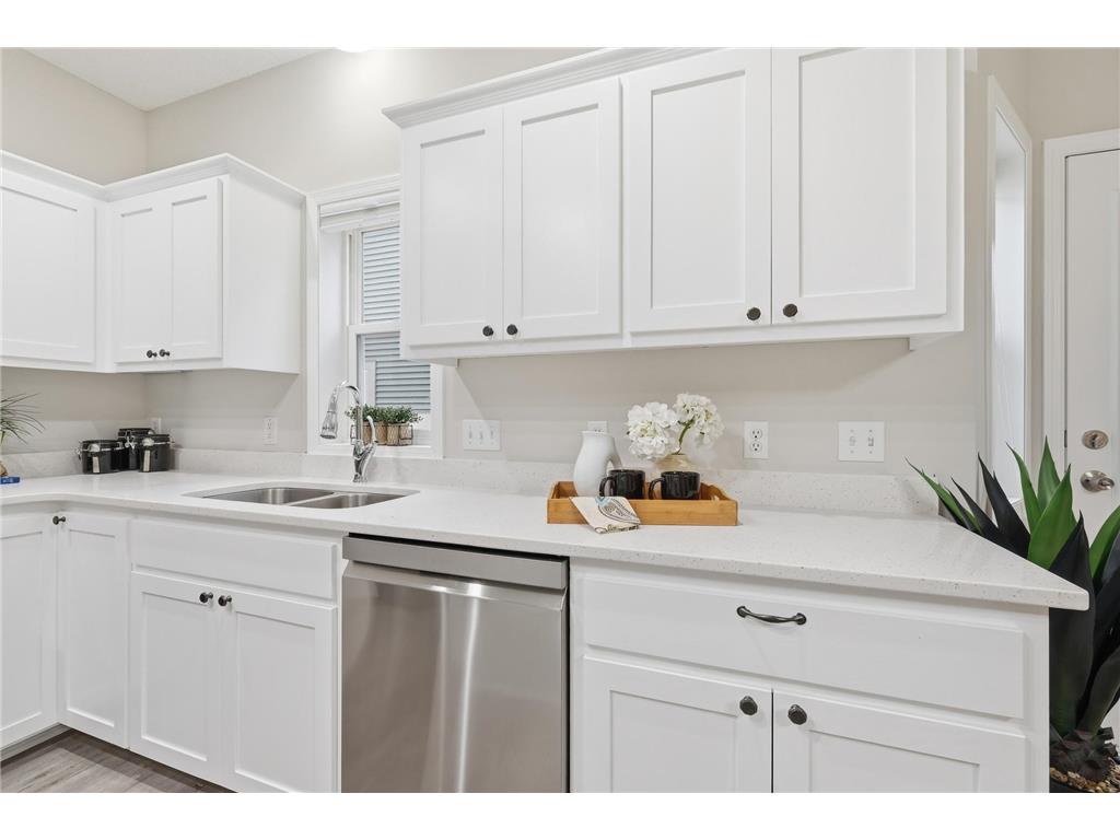 8514 Windsor Lane N Brooklyn Park MN 55443 7005824 image6