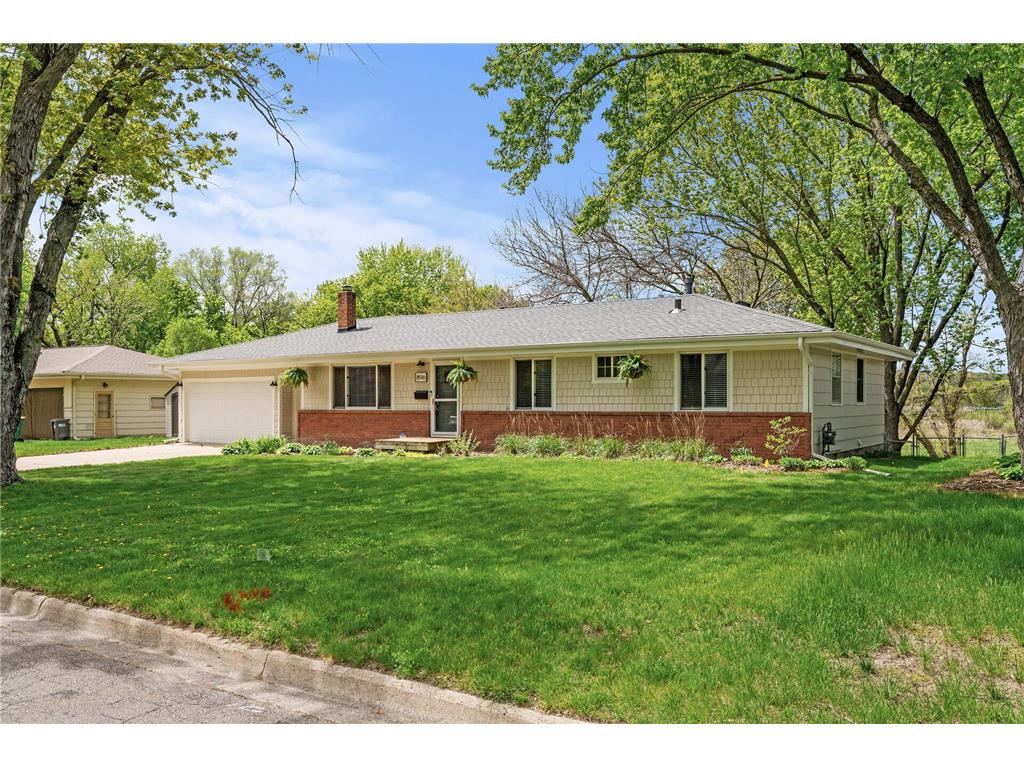 8516 Stanley Avenue S Bloomington MN 55437 6525867 image1