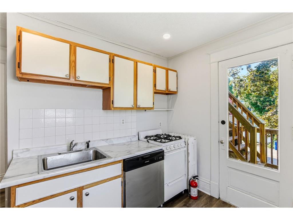 852 Ashland Avenue Saint Paul MN 55104 7095770 image28
