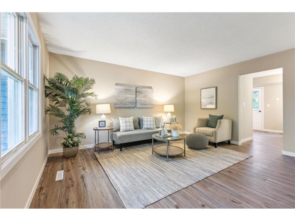 852 E Village Circle SE Rochester MN 55904 6448032 image1