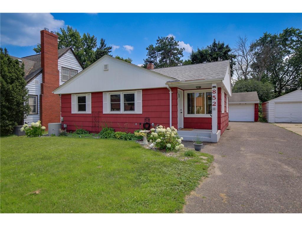852 Larpenteur Avenue W Saint Paul MN 55113 6755743 image1