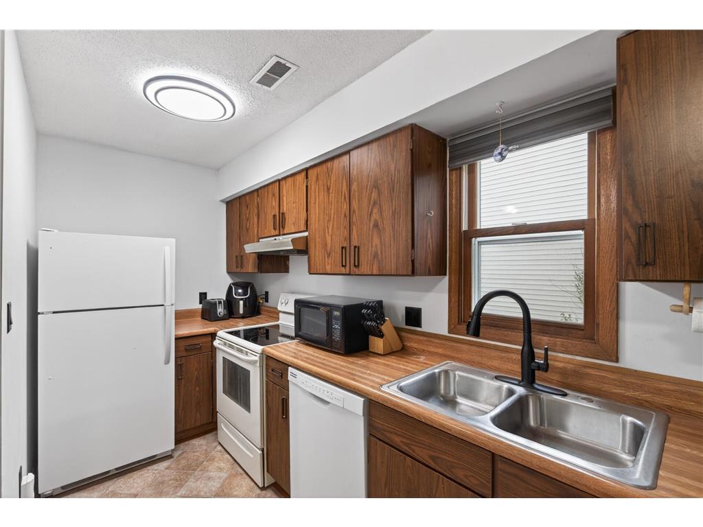 852 Woodgate Drive #216 Vadnais Heights MN 55127 7064038 image6