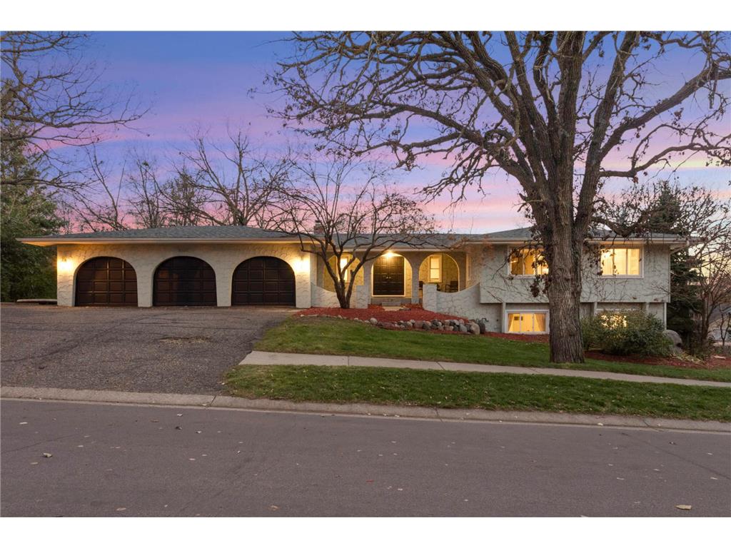 8520 135th Street W Apple Valley MN 55124 6464774 image1