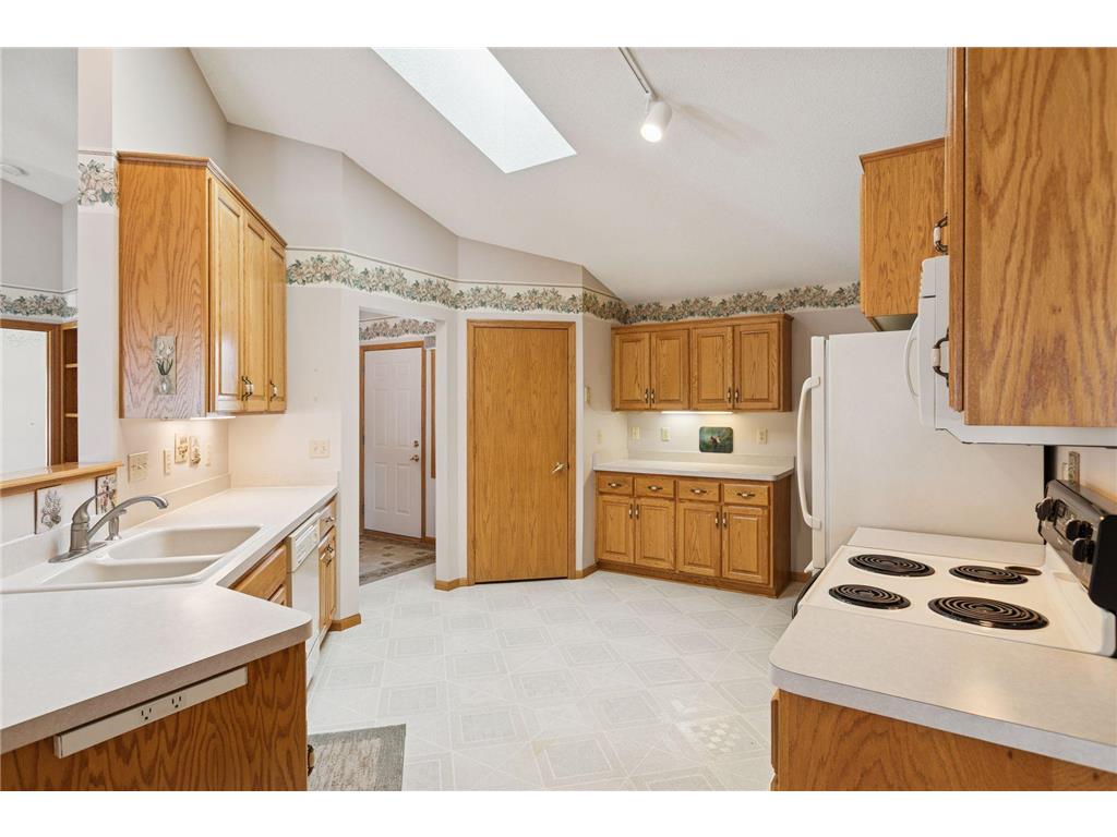 8520 Inverness Lane N Brooklyn Park MN 55443 7026354 image17