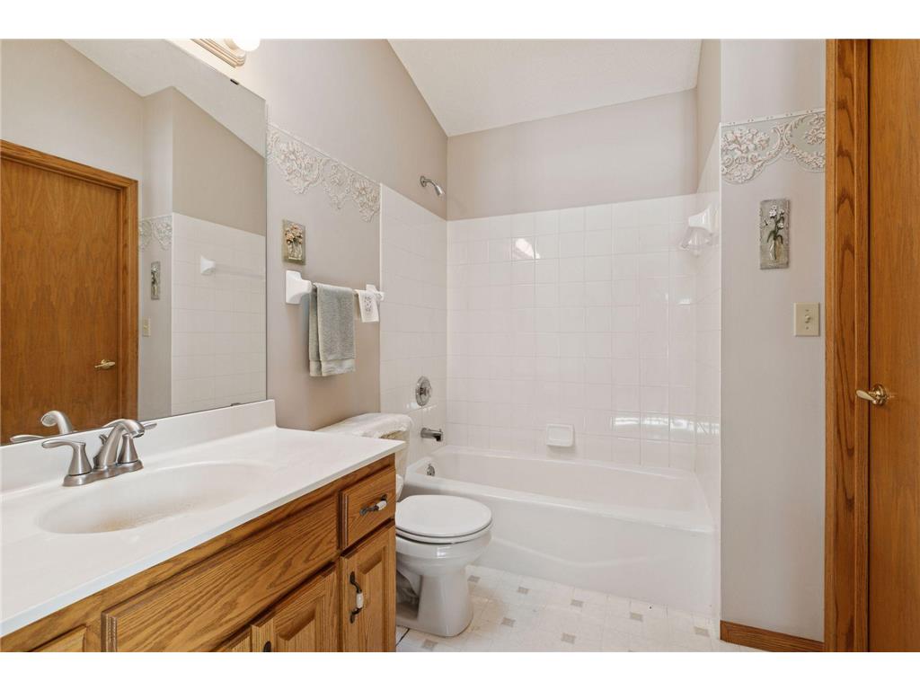 8520 Inverness Lane N Brooklyn Park MN 55443 7026354 image23