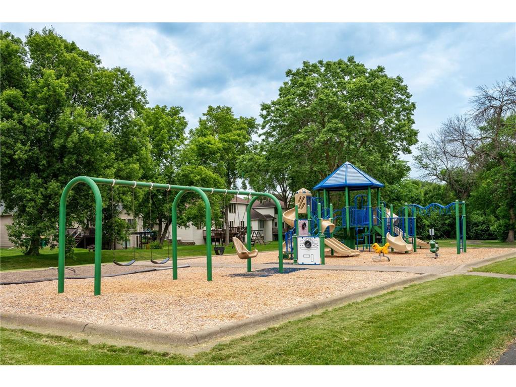 8521 Telford Lane Brooklyn Park MN 55443 7089728 image23