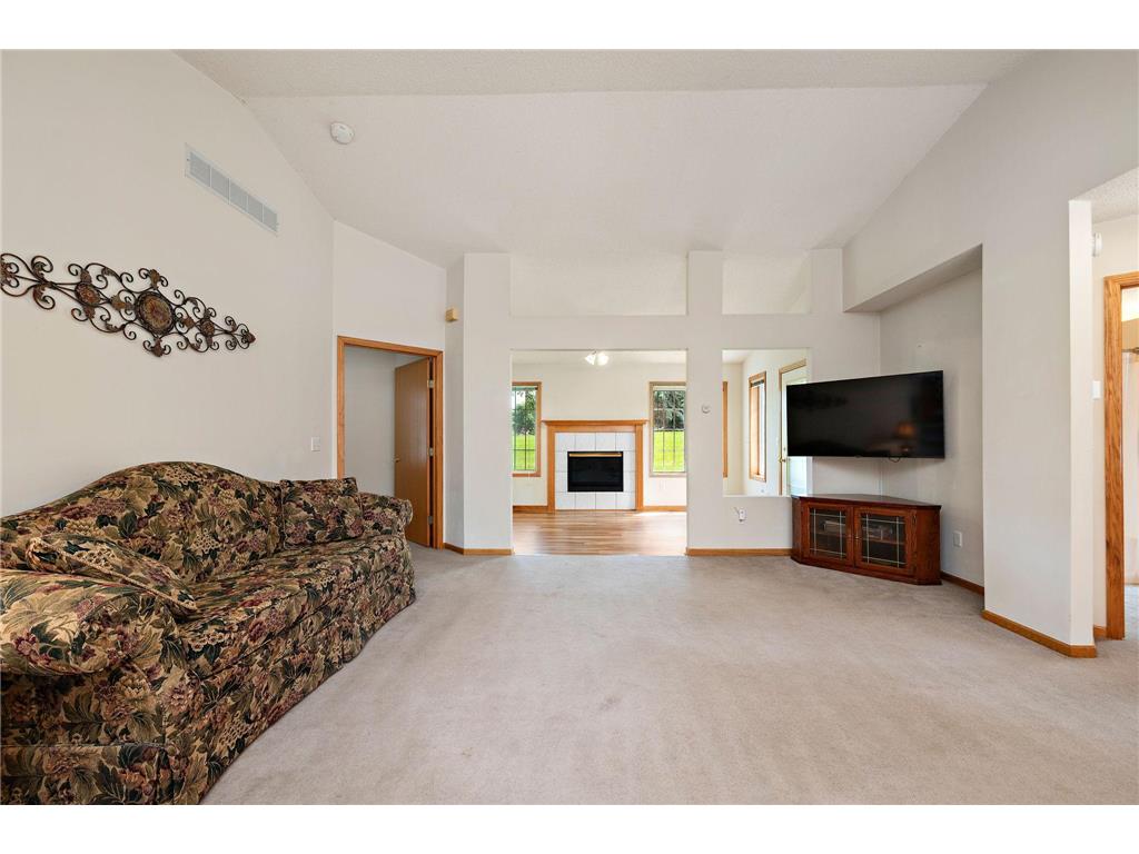 8521 Telford Lane Brooklyn Park MN 55443 7089728 image4