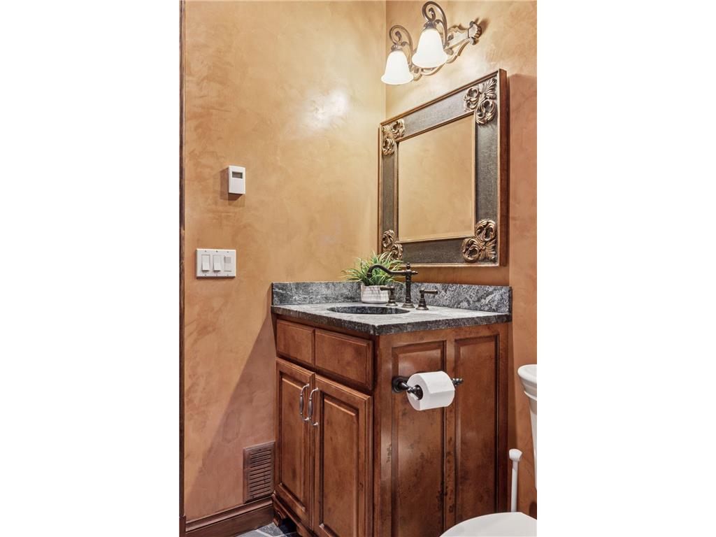 8523 Amsden Road Bloomington MN 55438 6726145 image23