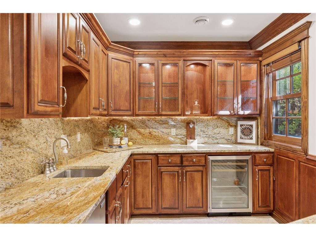 8523 Amsden Road Bloomington MN 55438 6726145 image40