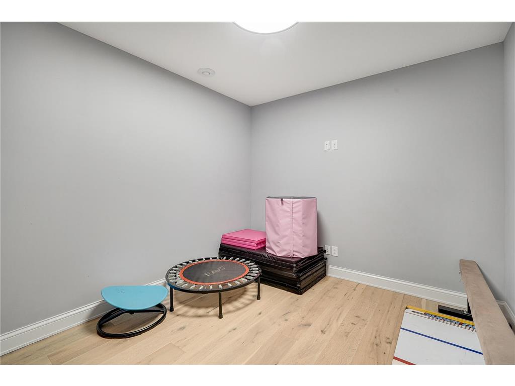8524 Haeg Drive Bloomington MN 55431 - Penn 7107735 image48