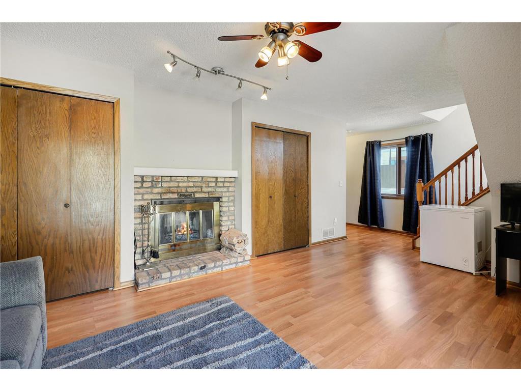 8525 Maplebrook Parkway N Brooklyn Park MN 55445 7018422 image1