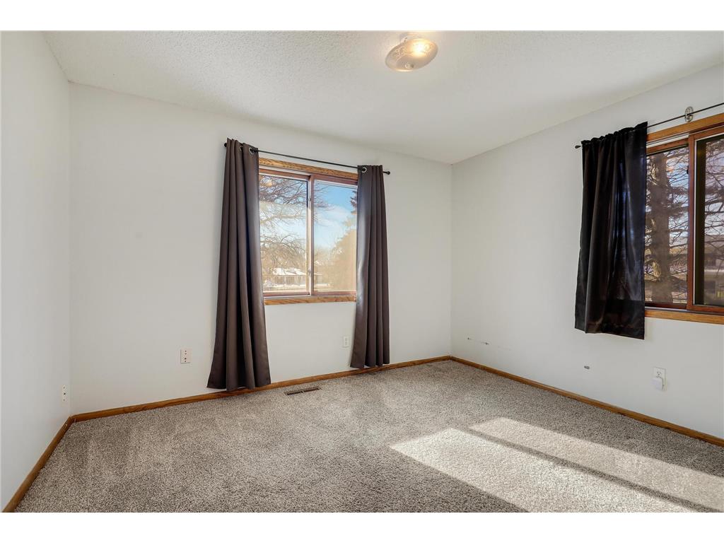 8525 Maplebrook Parkway N Brooklyn Park MN 55445 7018422 image12