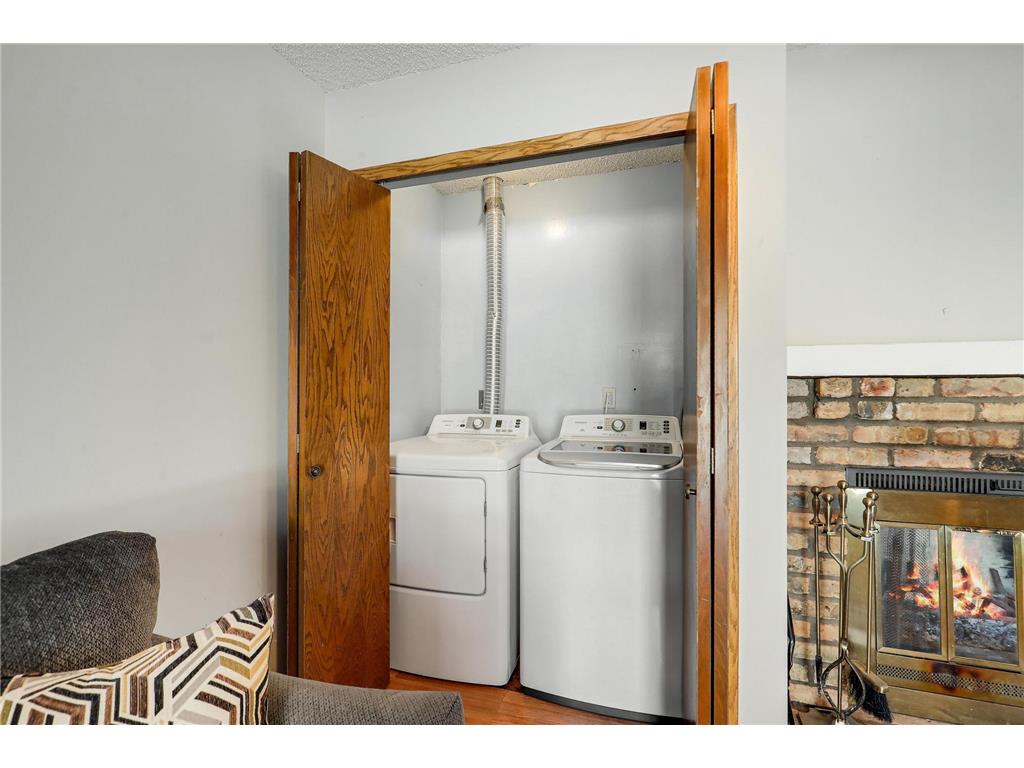 8525 Maplebrook Parkway N Brooklyn Park MN 55445 7018422 image5