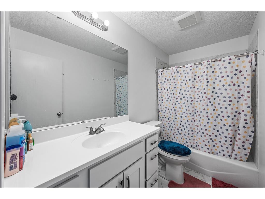 8526 S Maplebrook Circle Brooklyn Park MN 55445 6806902 image10