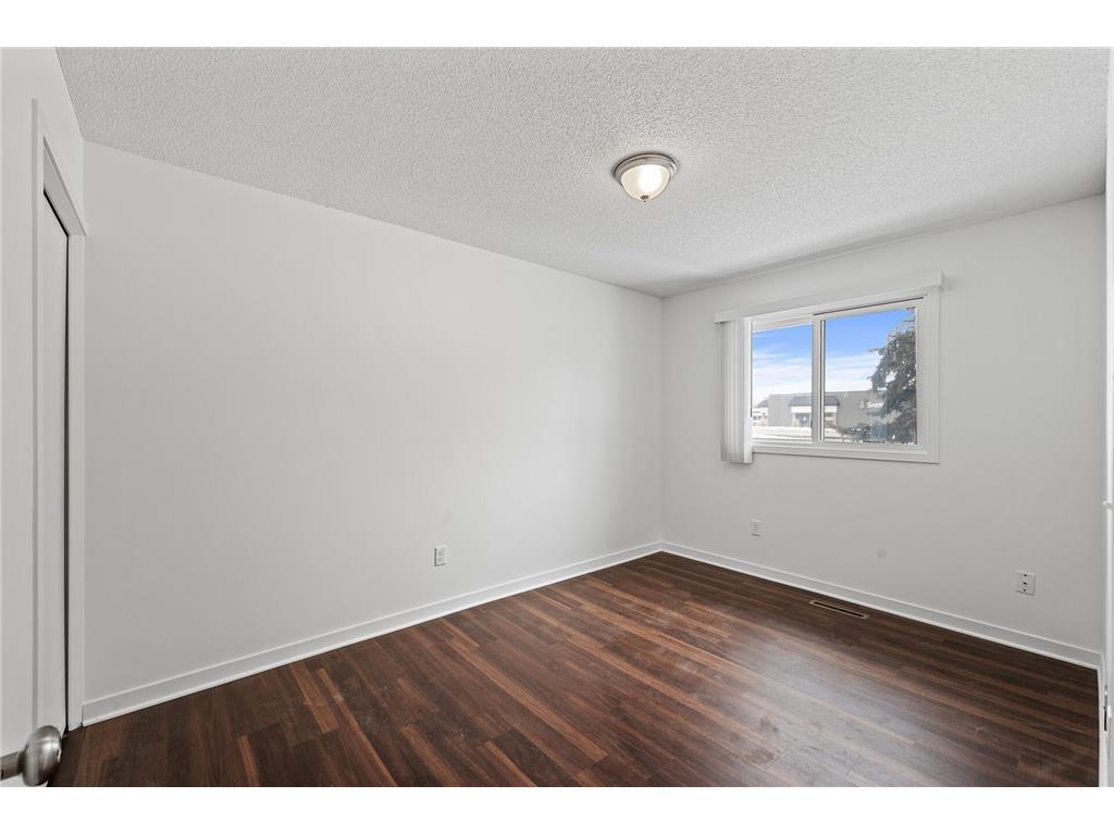 8526 S Maplebrook Circle Brooklyn Park MN 55445 6806902 image9