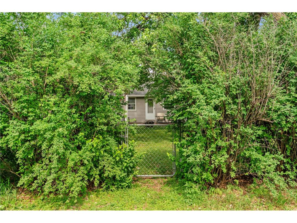 8528 Columbus Avenue S Bloomington MN 55420 7087700 image14