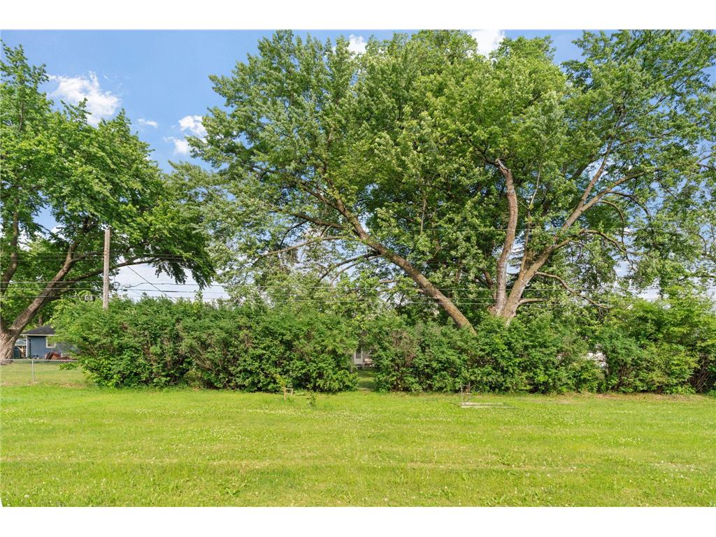 8528 Columbus Avenue S Bloomington MN 55420 7087700 image17