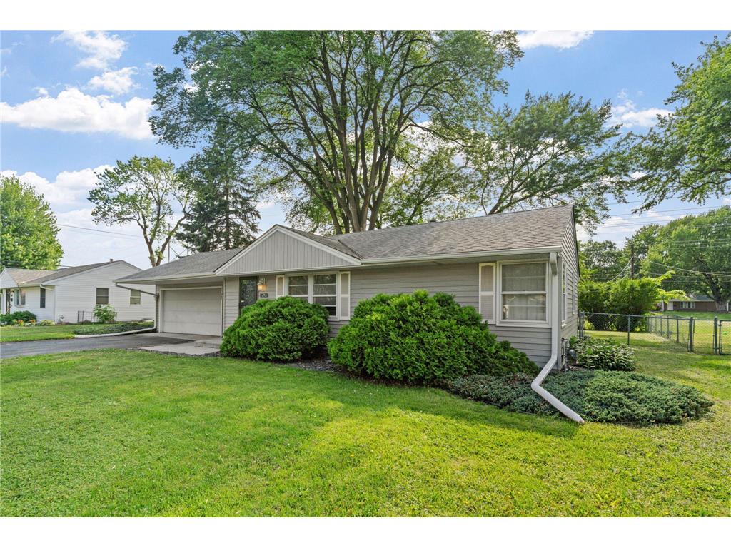8528 Columbus Avenue S Bloomington MN 55420 7087700 image2