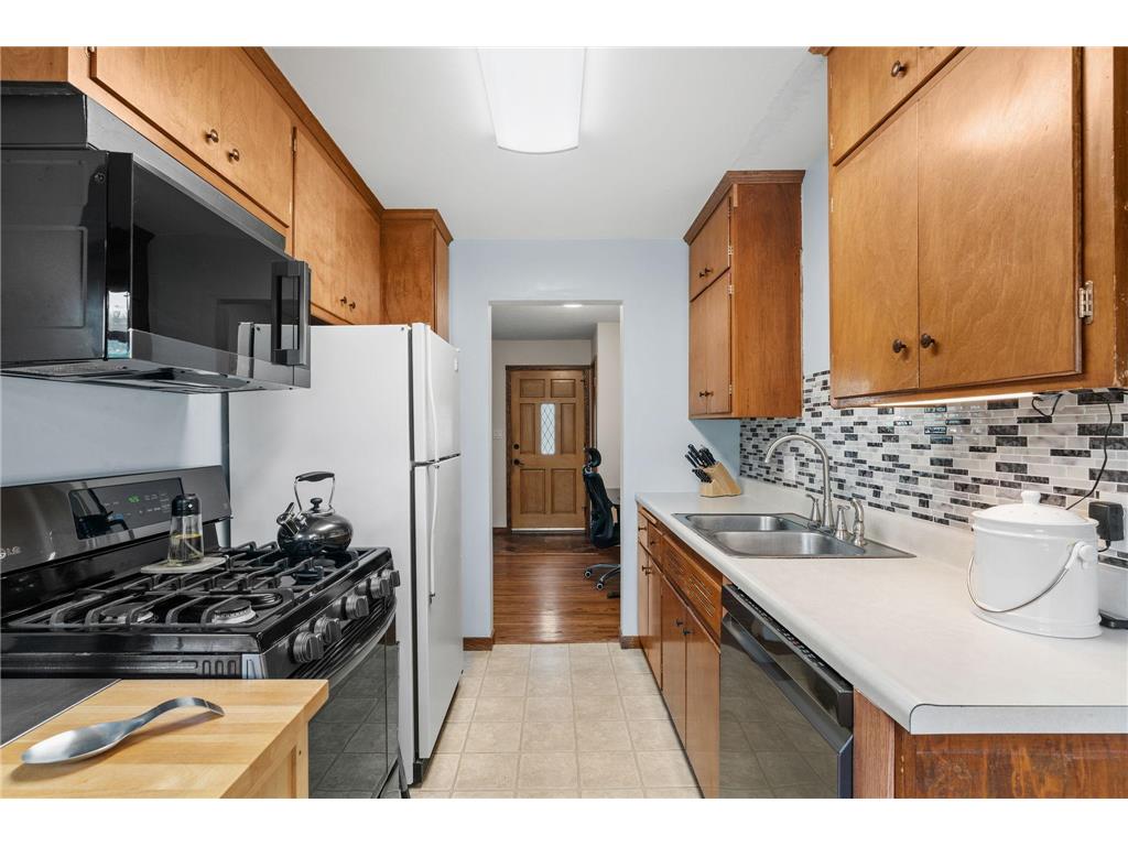8528 Columbus Avenue S Bloomington MN 55420 7087700 image29