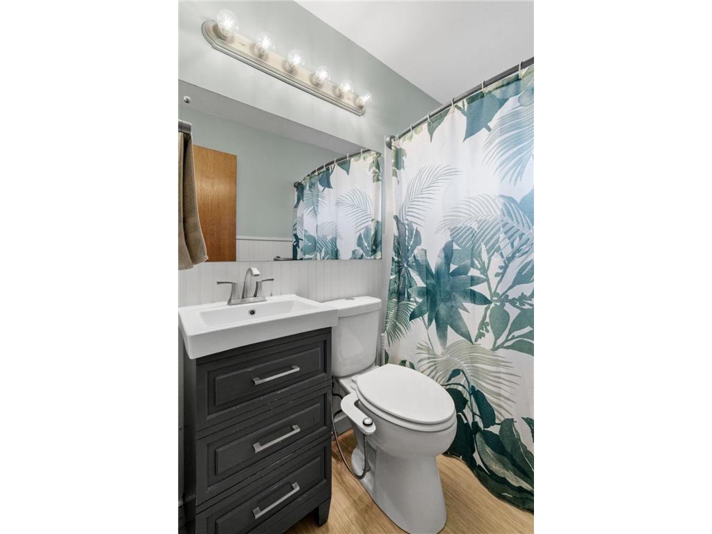 8528 Columbus Avenue S Bloomington MN 55420 7087700 image41
