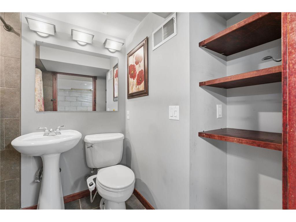 8528 Columbus Avenue S Bloomington MN 55420 7087700 image48