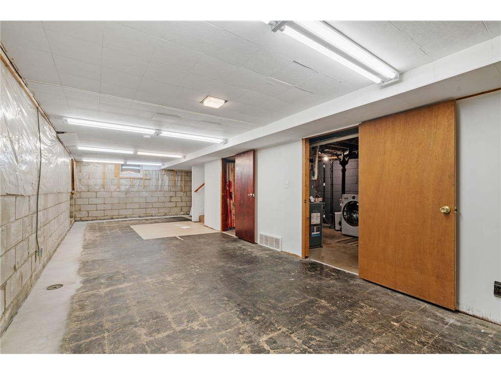 8528 Columbus Avenue S Bloomington MN 55420 7087700 image49