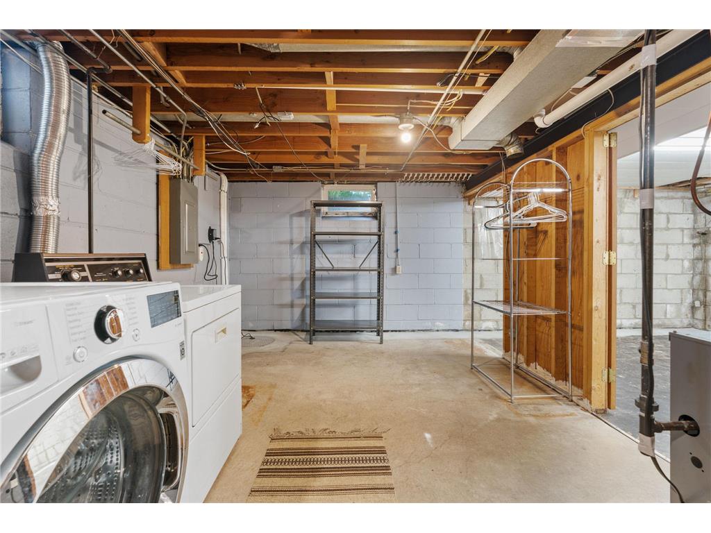 8528 Columbus Avenue S Bloomington MN 55420 7087700 image51
