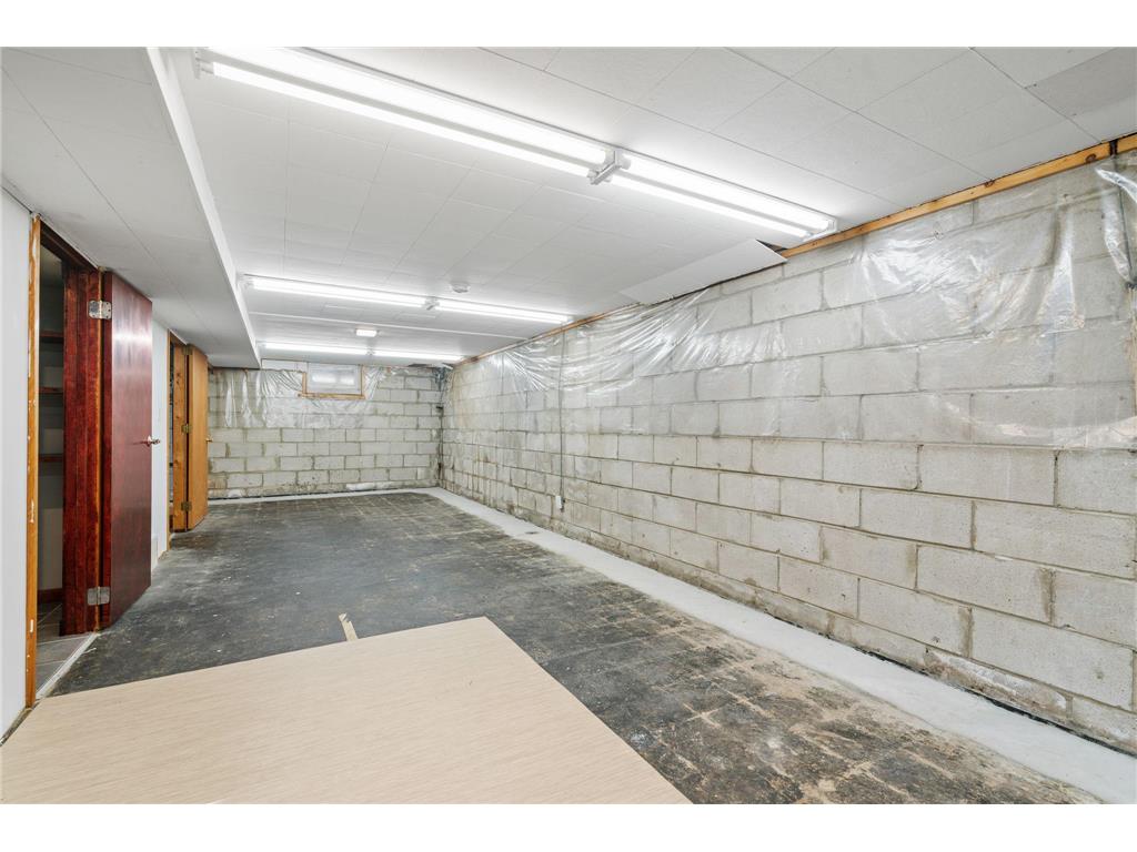 8528 Columbus Avenue S Bloomington MN 55420 7087700 image53