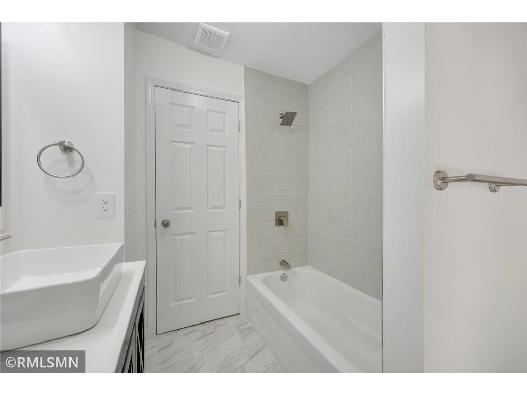 853 Conway Street Saint Paul MN 55106 7090232 image18