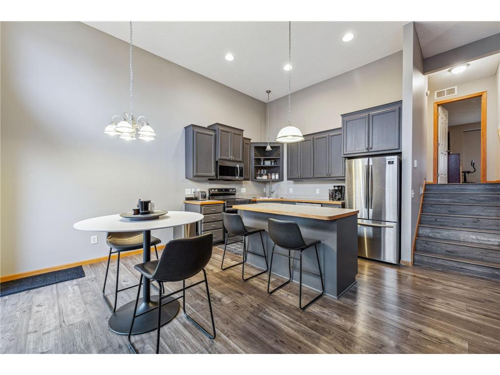 8532 Lakeview Terrace Savage MN 55378 6469871 image1