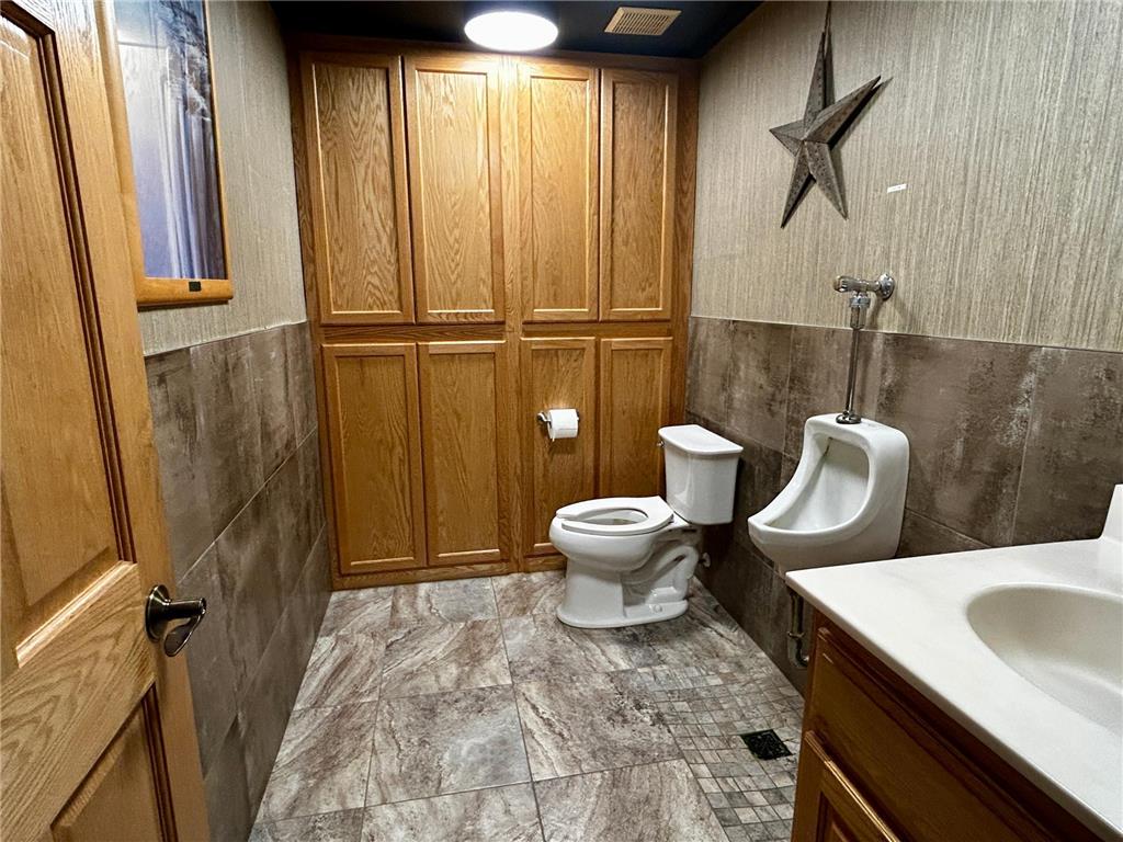 8535 Central Avenue NE Blaine MN 55434 7046926 image11