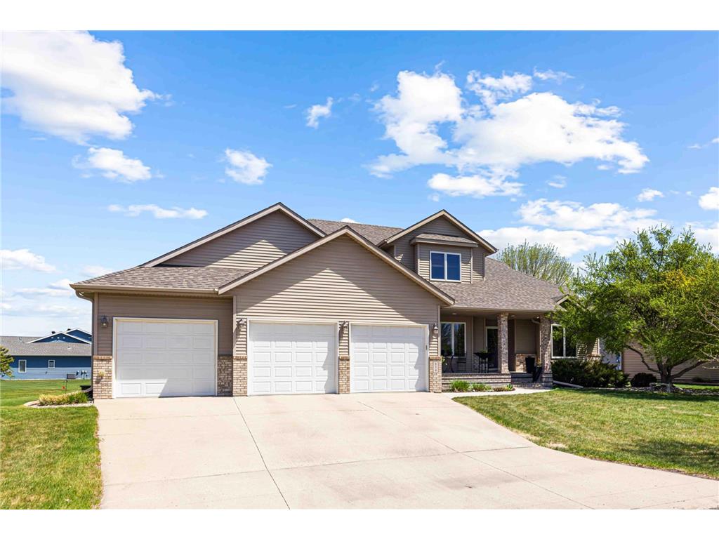 854 32nd Street S Moorhead MN 56560 7075664 image1