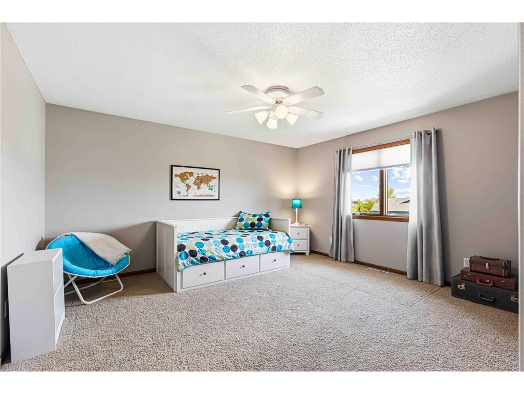 854 32nd Street S Moorhead MN 56560 7075664 image31