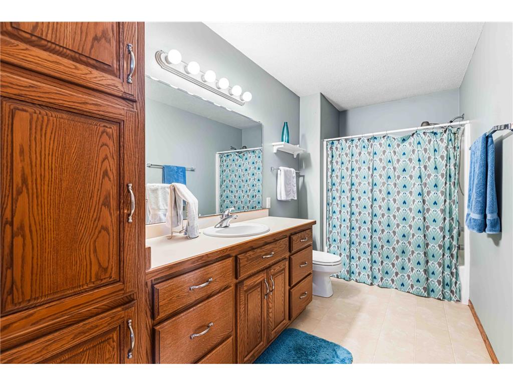 854 32nd Street S Moorhead MN 56560 7075664 image32