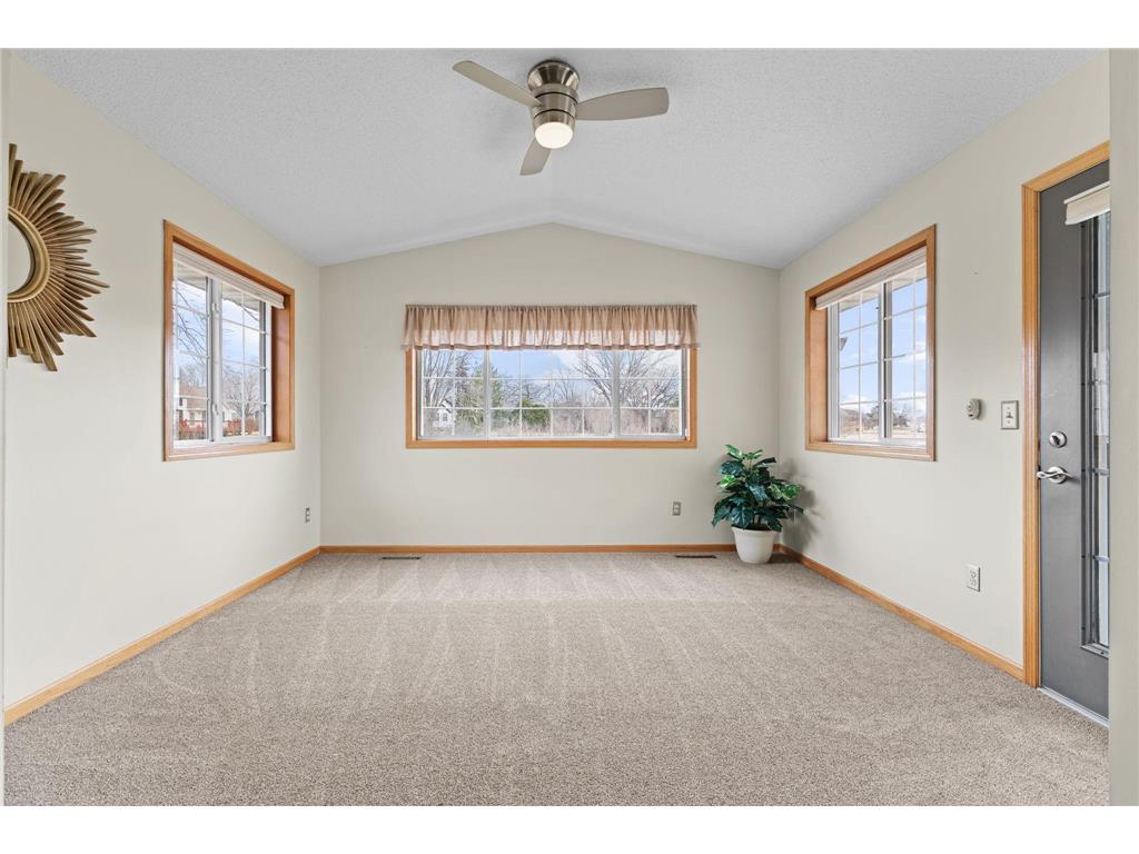 8540 Stratford Lane Brooklyn Park MN 55443 7022738 image4