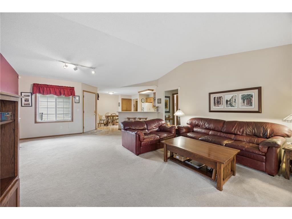 8541 Stratford Lane Brooklyn Park MN 55443 7067320 image7