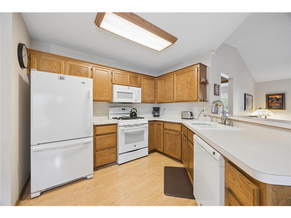 8541 Stratford Lane Brooklyn Park MN 55443 7067320 image9