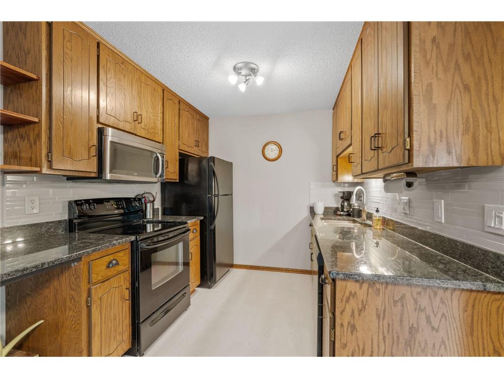 8545 Maplebrook Parkway N Brooklyn Park MN 55445 7103844 image4