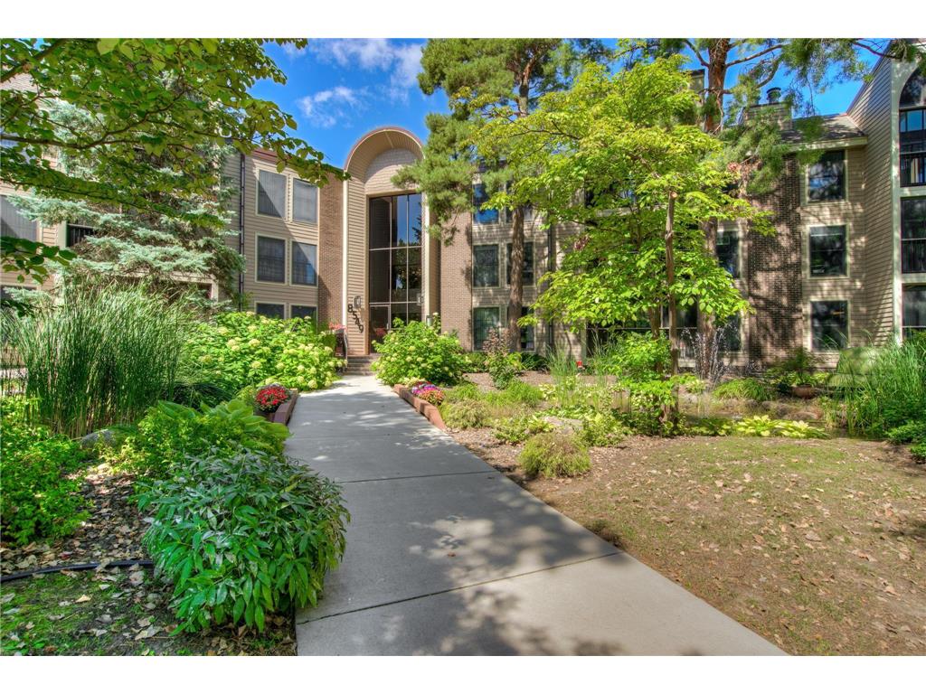 8549 Irwin Road 335, Bloomington, MN 55437 MLS 6253926 Edina Realty