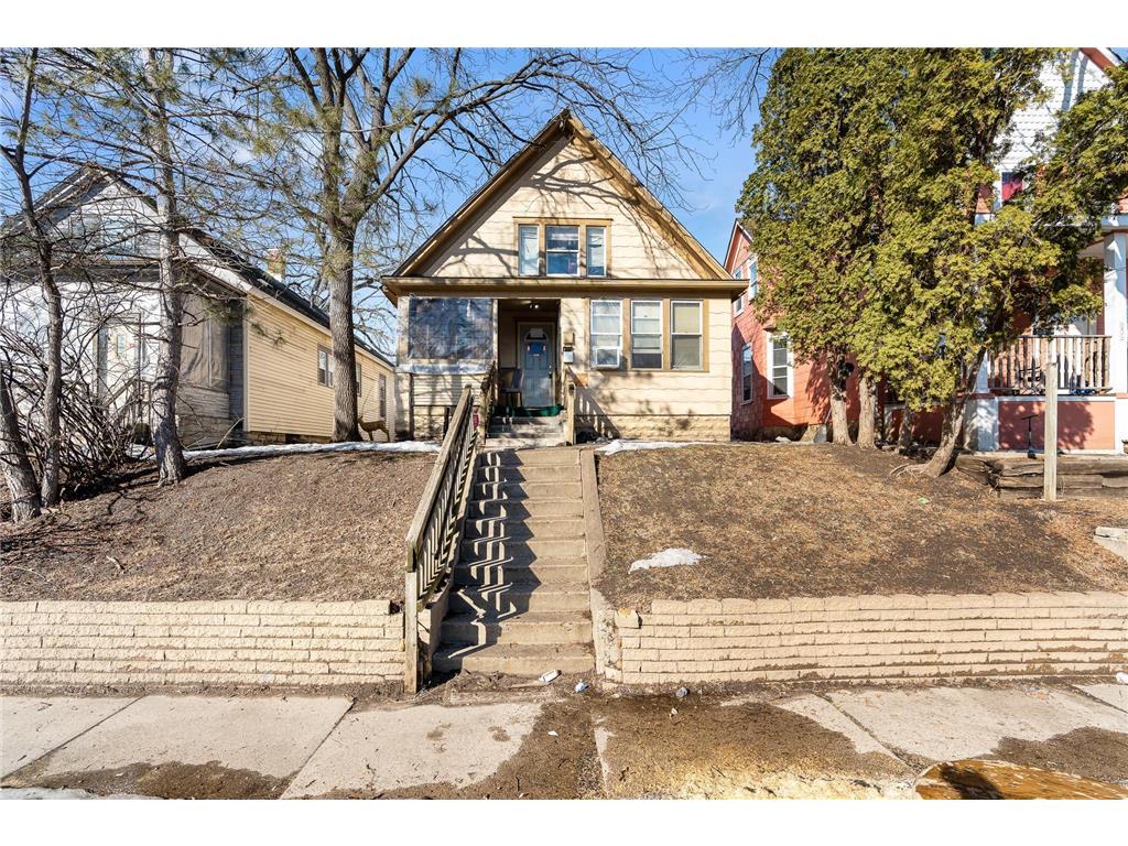 855 4th Street E Saint Paul MN 55106 6336240 image1