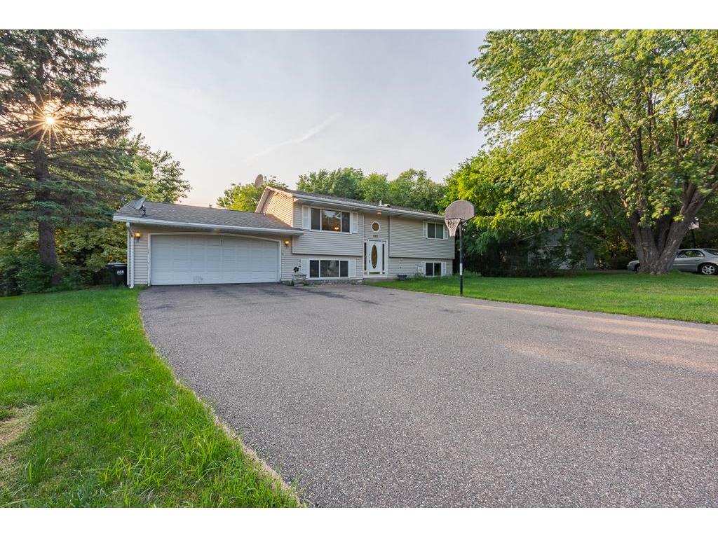 855 Westview Drive, Shoreview, MN 55126 MLS 5194416 Edina Realty