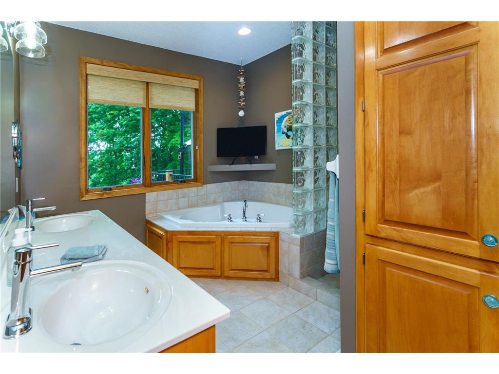 8551 Summit Oaks Bay Savage MN 55378 - Cate's or Hidden 7081943 image21