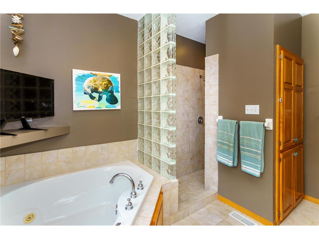 8551 Summit Oaks Bay Savage MN 55378 - Cate's or Hidden 7081943 image22