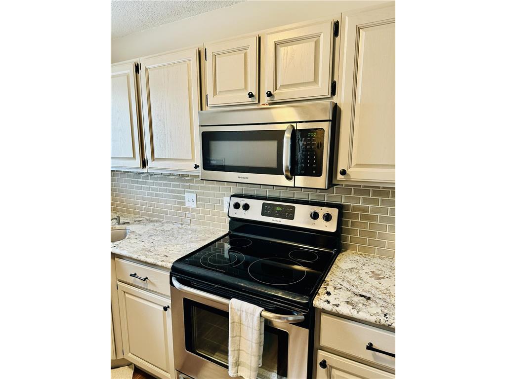 8556 S Pond Trail Champlin MN 55316 7069638 image11